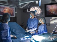¿Qué ventajas tiene la cirugía laparoscópica frente a la cirugía convencional?