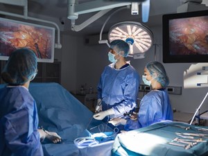 ¿Qué ventajas tiene la cirugía laparoscópica frente a la cirugía convencional?